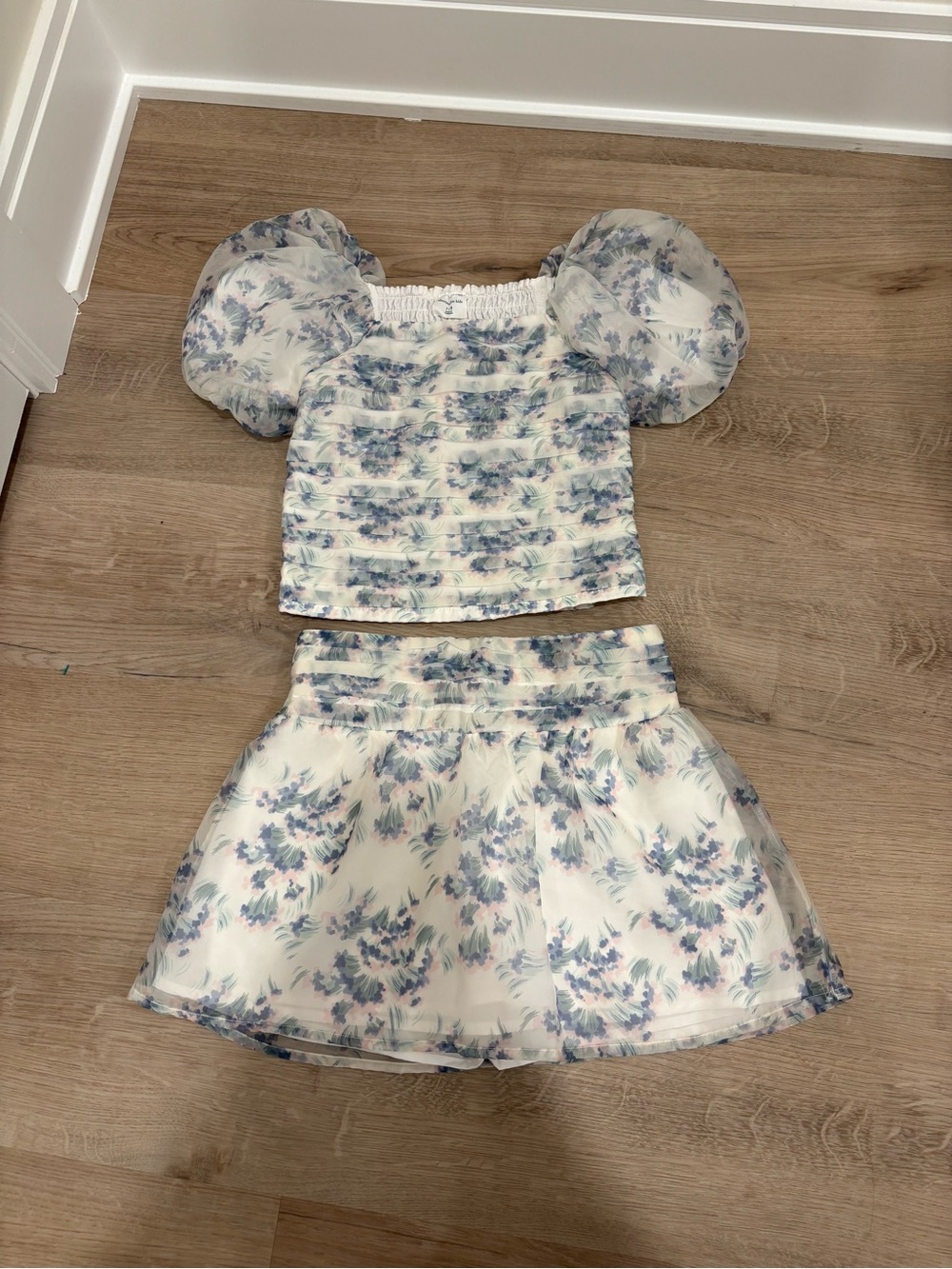 Abercrombie Kids Floral Skirt and Top Set Size 7/8